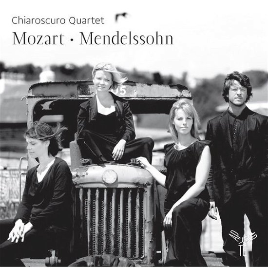 Cover for Chiaroscuro Quartet · Mozart / Mendelssohn (CD) (2015)