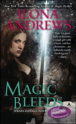 Cover for Ilona Andrews · Magic Bleeds - Kate Daniels (Paperback Book) (2010)