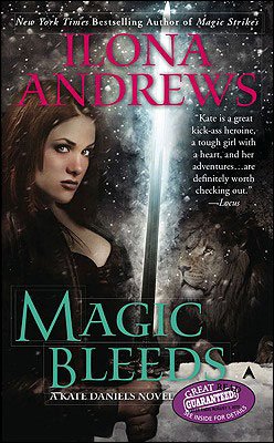 Cover for Ilona Andrews · Magic Bleeds - Kate Daniels (Paperback Bog) (2010)