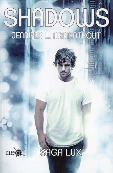 Cover for Jennifer L Armentrout · Shadows (Pocketbok) (2016)