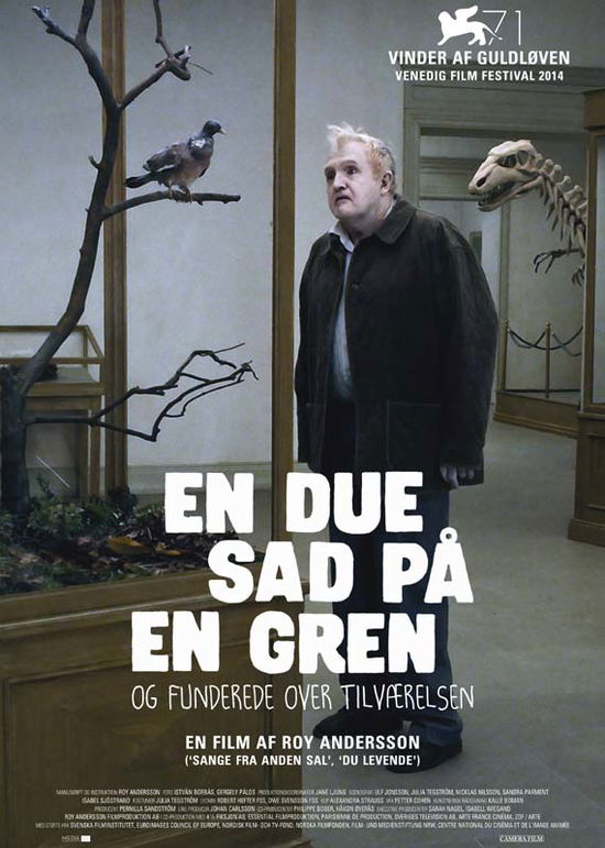 En Due Sad På en Gren og Funderede over Tilværelsen - Roy Andersson - Películas -  - 5705535053532 - 30 de julio de 2015