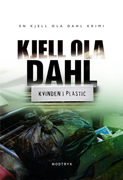 Cover for Kjell Ola Dahl · Serien om Gunnarstranda og Frølich, 5. bind: Kvinden i plastic (Sewn Spine Book) [1. wydanie] (2011)