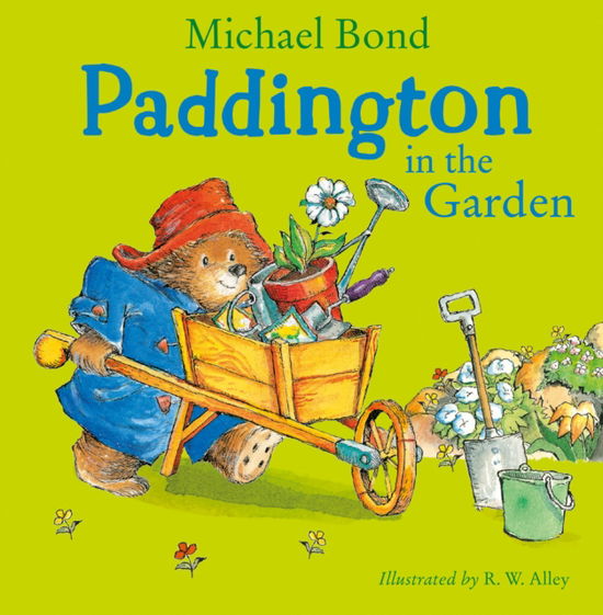 Paddington in the Garden - Michael Bond - Książki - HarperCollins Publishers - 9780008743536 - 5 grudnia 2024