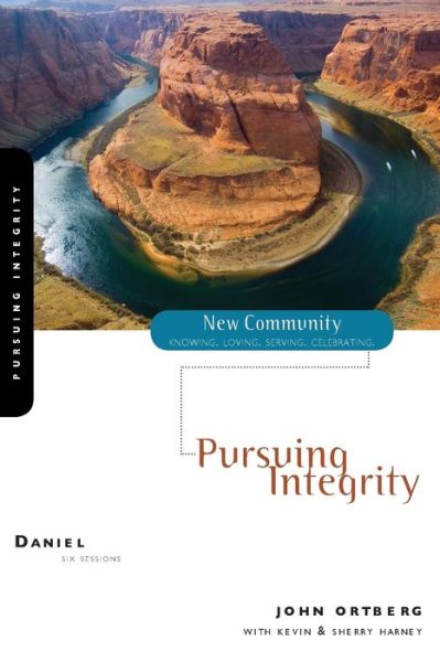 Cover for John Ortberg · Daniel: Pursuing Integrity - New Community Bible Study Series (Paperback Book) (2008)