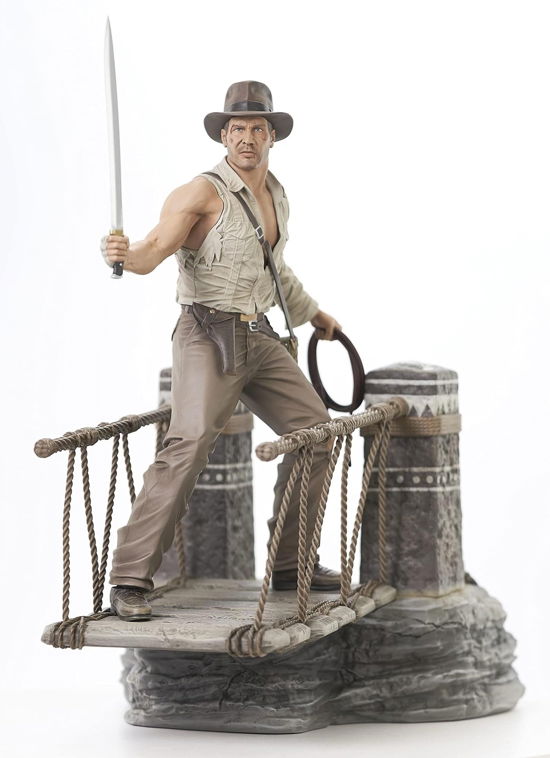 Cover for Diamond Select · Indiana Jones Gallery Temple Bridge Pvc Statue (MERCH) (2024)