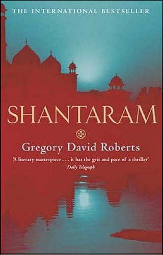 Shantaram: Now a major Apple TV+ series starring Charlie Hunnam - Gregory David Roberts - Bücher - Little, Brown Book Group - 9780349117546 - 24. März 2005