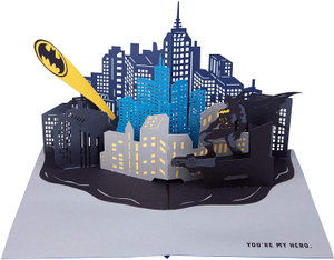 DC Comics: Bat Signal Pop-Up Card - Insight Editions - Livros - Insight Editions - 9781682983560 - 8 de novembro de 2018