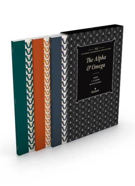 NLT Filament Journaling Collection: The Alpha and Omega Set - Tyndale - Bøger - Tyndale House Publishers - 9781496458568 - 6. september 2022