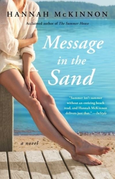 Cover for Hannah McKinnon · Message in the Sand: A Novel (Paperback Book) (2021)