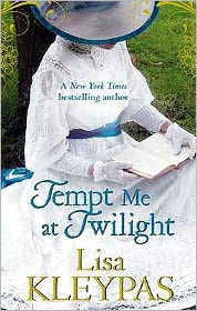 Cover for Lisa Kleypas · Tempt Me at Twilight - The Hathaways (Paperback Bog) (2009)