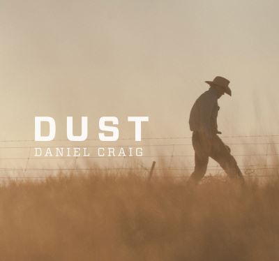 Cover for Daniel Craig · Dust (Hardcover Book) (2015)