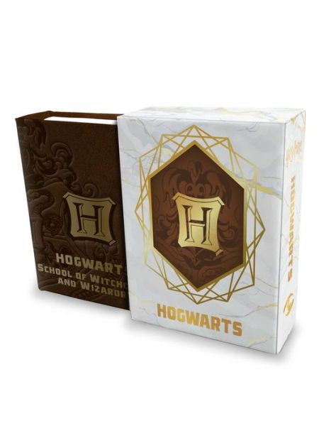 Harry Potter: Hogwarts School of Witchcraft and Wizardry - Jody Revenson - Books - Insight Editions - 9781683834588 - March 17, 2020