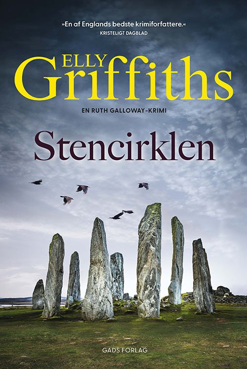 Cover for Elly Griffiths · En Ruth Galloway-krimi: Stencirklen (Paperback Book) [2e édition] (2024)