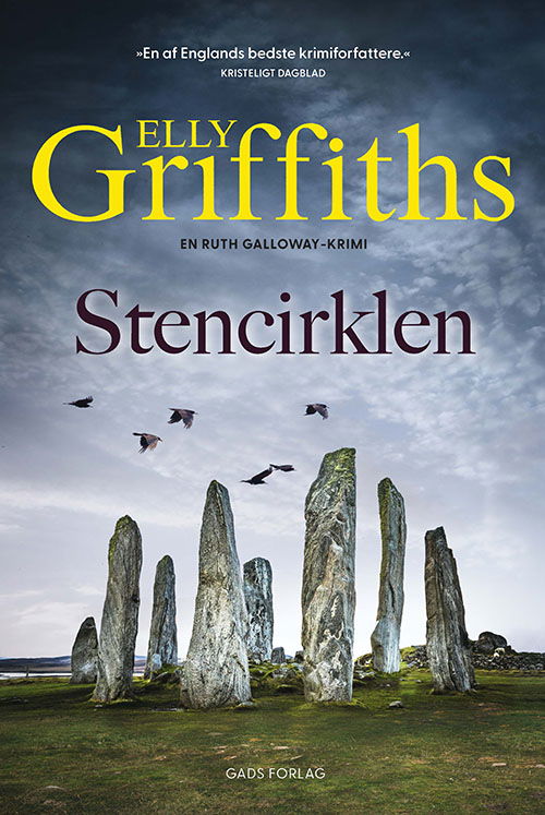 Cover for Elly Griffiths · En Ruth Galloway-krimi: Stencirklen (Paperback Book) [2.º edición] (2024)