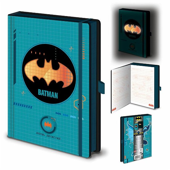 Premium -Notizbuch mit DC Comics Batman -Technolog - Dc Comics: Pyramid - Mercancía -  - 5051265735591 - 