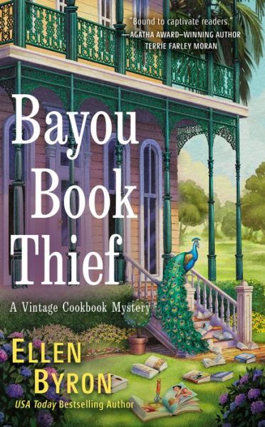 Cover for Ellen Byron · Bayou Book Thief (Paperback Book) (2022)