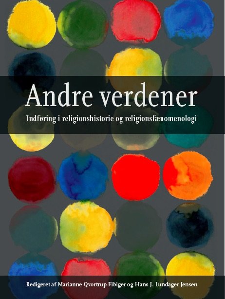 Cover for Marianne Q. Fibiger og Hans Jørgen Lundager Jensen (red.) · Andre verdener (Sewn Spine Book) [1e uitgave] (2024)