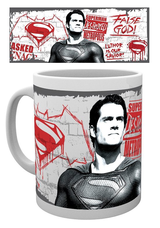 Cover for Batman Vs Superman · Batman vs Superman-mug Boxed-false God (Toys) (2016)