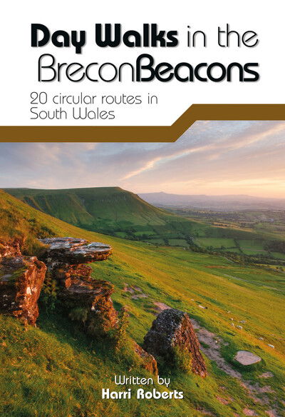 Cover for Harri Roberts · Day Walks in the Brecon Beacons: 20 circular routes in South Wales - Day Walks (Taschenbuch) [Reprinted with minor amendments in June 2016. edition] (2013)