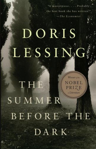 The Summer Before the Dark (Vintage International) - Doris Lessing - Bøker - Vintage - 9780307390622 - 14. juli 2009