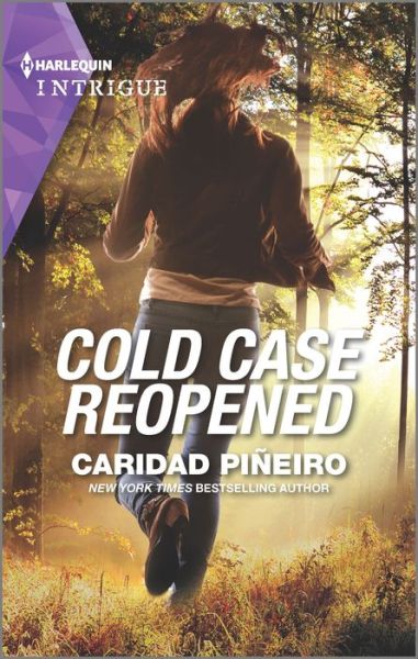 Cold Case Reopened - Caridad Pineiro - Książki - Harlequin Intrigue - 9781335401625 - 23 lutego 2021