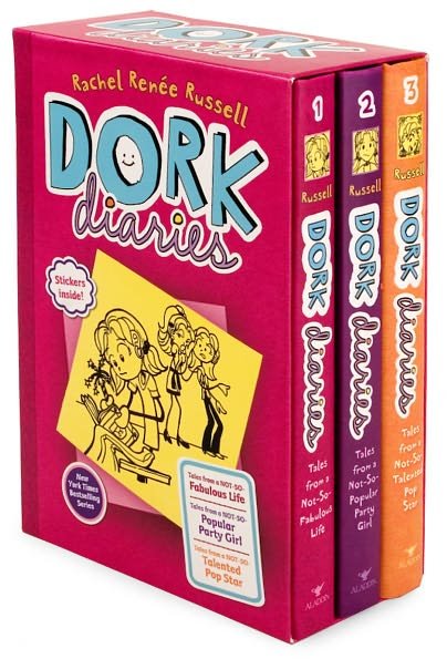 Dork Diaries Box Set (Book 1-3): Dork Diaries; Dork Diaries 2; Dork Diaries 3 - Rachel Renée Russell - Livros - Aladdin - 9781442426627 - 4 de outubro de 2011