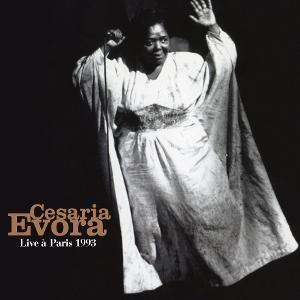 Live À Paris 1993 - Cesária Evora - Musiikki - MUSIC ON CD - 8718627237632 - perjantai 25. huhtikuuta 2025