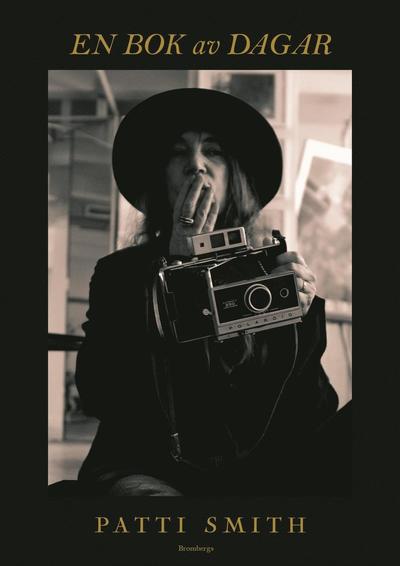 Cover for Patti Smith · En bok av dagar (Bound Book) (2022)