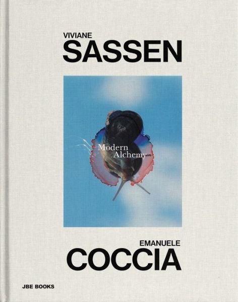 Viviane Sassen · Modern Alchemy (Gebundenes Buch) (2022)