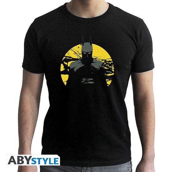 DC COMICS - Tshirt Batman man SS black - new fit - T-Shirt Männer - Merchandise - ABYstyle - 3665361066651 - February 7, 2019