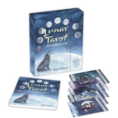 Lunar Tarot: Manifest Your Dreams with the Energy of the Moon and Wisdom of the Tarot - Jayne Wallace - Boeken - Ryland, Peters & Small Ltd - 9781800652651 - 10 oktober 2023