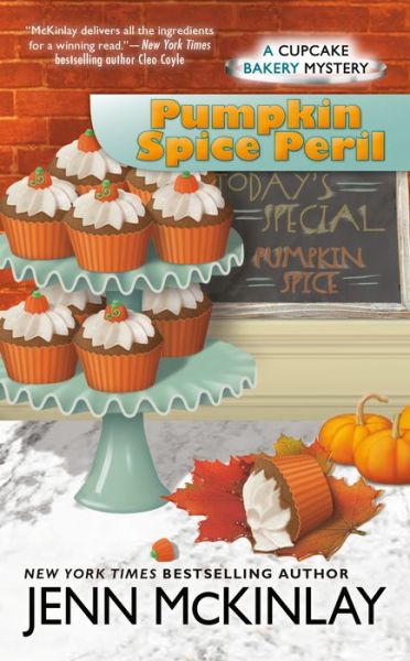 Cover for Jenn McKinlay · Pumpkin Spice Peril - Cupcake Bakery Mystery (Paperback Bog) (2020)