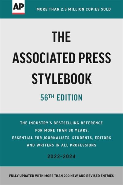 The Associated Press Stylebook: 2022-2024 - Associated Press - Książki - Basic Books - 9781541601659 - 5 lipca 2022