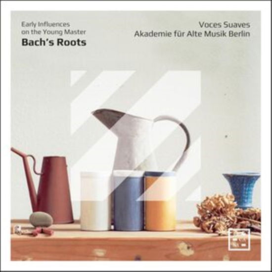 Bachs Roots. Early Influences On The Young Master - Voces Suaves / Akademie Fur Alte Musik Berlin - Muzyka - ARCANA - 3760195735664 - 6 września 2024