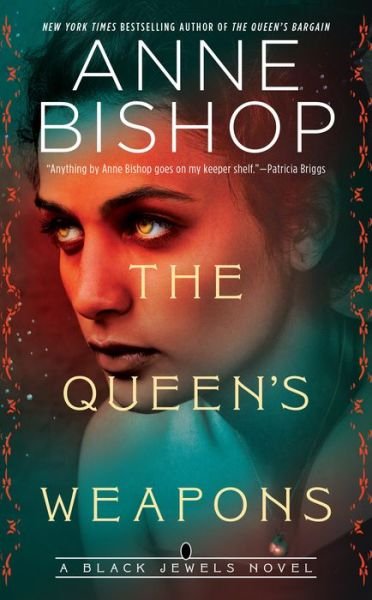 Cover for Anne Bishop · The Queen's Weapons (Paperback Bog) (2022)