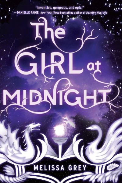 Cover for Melissa Grey · The Girl at Midnight (Paperback Bog) (2016)