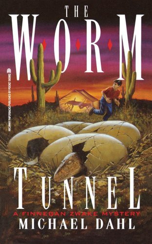 Cover for Michael Dahl · The Worm Tunnel: Finnegan Zwake #2 (Taschenbuch) (2008)