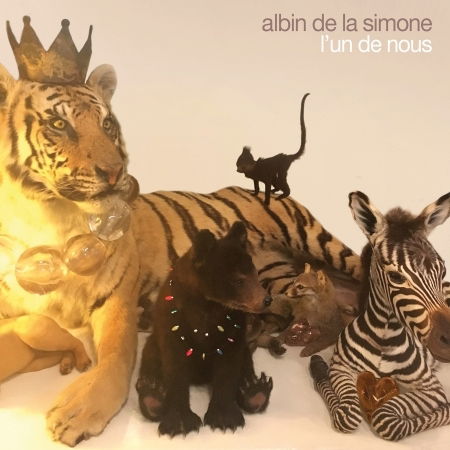 L'un De Nous - Albin De La Simone - Musiikki - BANG - 3700187668679 - perjantai 21. huhtikuuta 2023