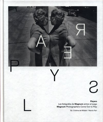 Players: Magnum Photographers Come Out to Play - PHotoESPANA - Livres - La Fabrica - 9788417048679 - 25 septembre 2018