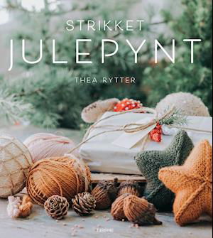 Strikket julepynt - Thea Rytter - Bøger - Turbine - 9788740663679 - 18. september 2020