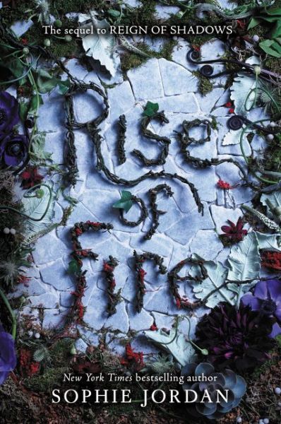 Cover for Sophie Jordan · Rise of Fire - Reign of Shadows 2 (Paperback Book) (2018)