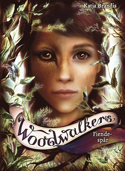 Cover for Katja Brandis · Woodwalkers: I fiendens spår (Bound Book) (2021)