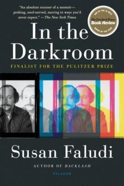 Cover for Susan Faludi · In the Darkroom (Paperback Bog) (2017)