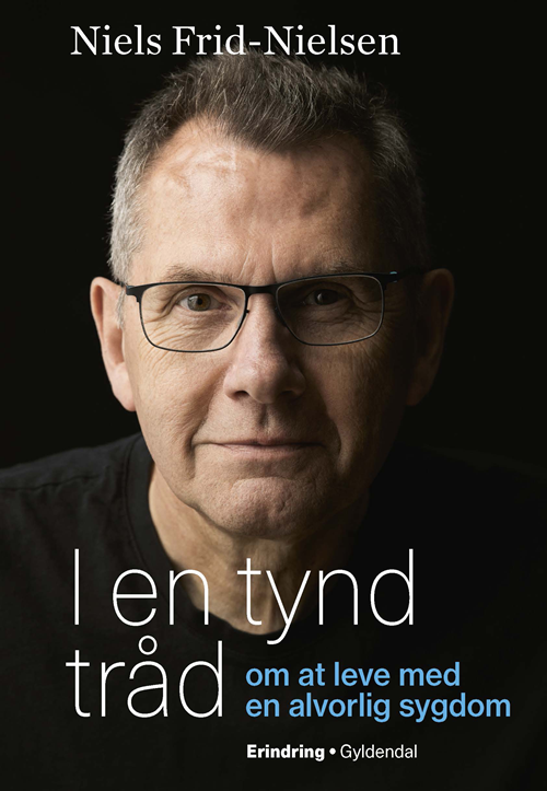 I en tynd tråd - Niels Frid-Nielsen - Books - Gyldendal - 9788702288698 - May 27, 2020
