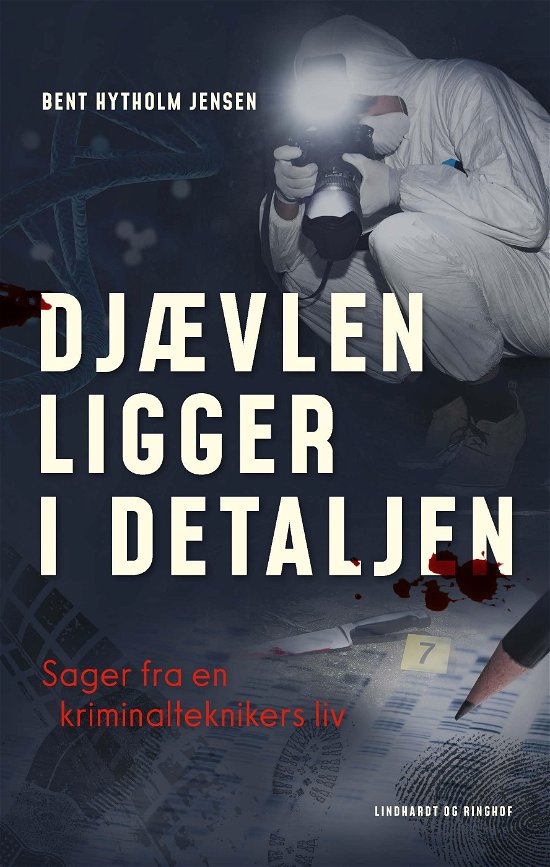 Cover for Bent Hytholm Jensen · Djævlen ligger i detaljen (Gebundesens Buch) [3. Ausgabe] (2022)