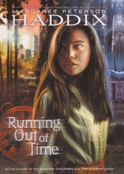 Cover for Margaret Peterson Haddix · Running out of Time (Hardcover bog) [Turtleback School &amp; Library Binding edition] (1997)