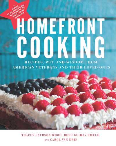 Cover for Tracey Enerson Wood · Homefront Cooking: Recipes, Wit, and Wisdom from American Veterans and Their Loved Ones (Hardcover Book) (2018)