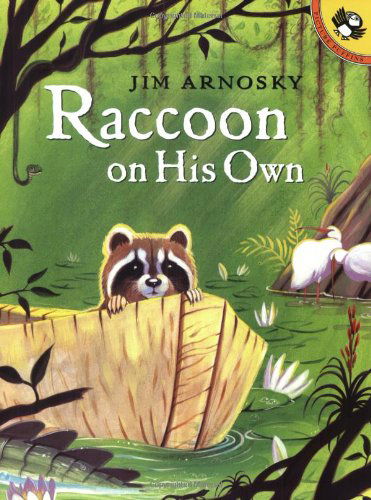 Raccoon on His Own (Picture Puffin Books) - Jim Arnosky - Livros - Puffin - 9780142500712 - 23 de junho de 2003