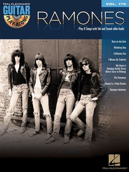 Ramones: Guitar Play-along Volume 179 - Ramones - Libros - Hal Leonard Publishing Corporation - 9781480387713 - 1 de noviembre de 2014