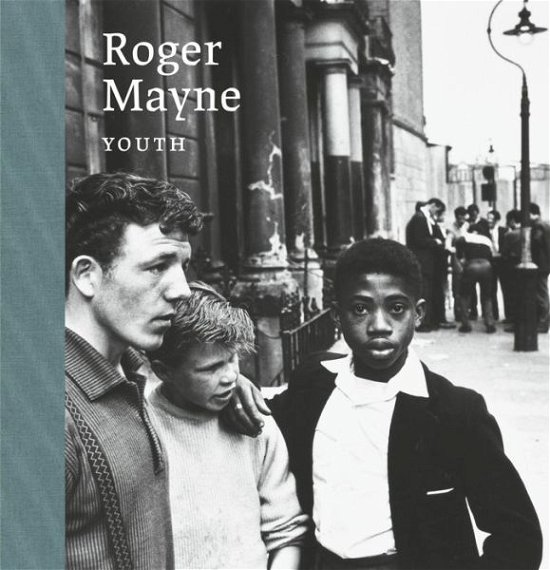 Roger Mayne: Youth - Roger Mayne - Bøker - Paul Holberton Publishing Ltd - 9781913645717 - 15. juni 2024